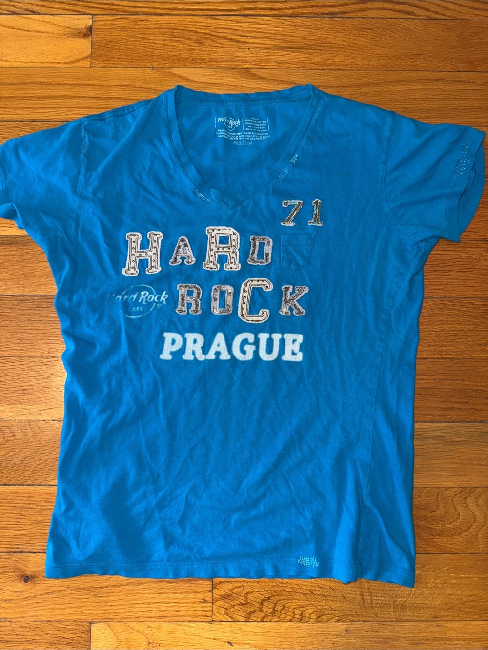 Hard Rock Cafe Prague V neck women’s shirt size L